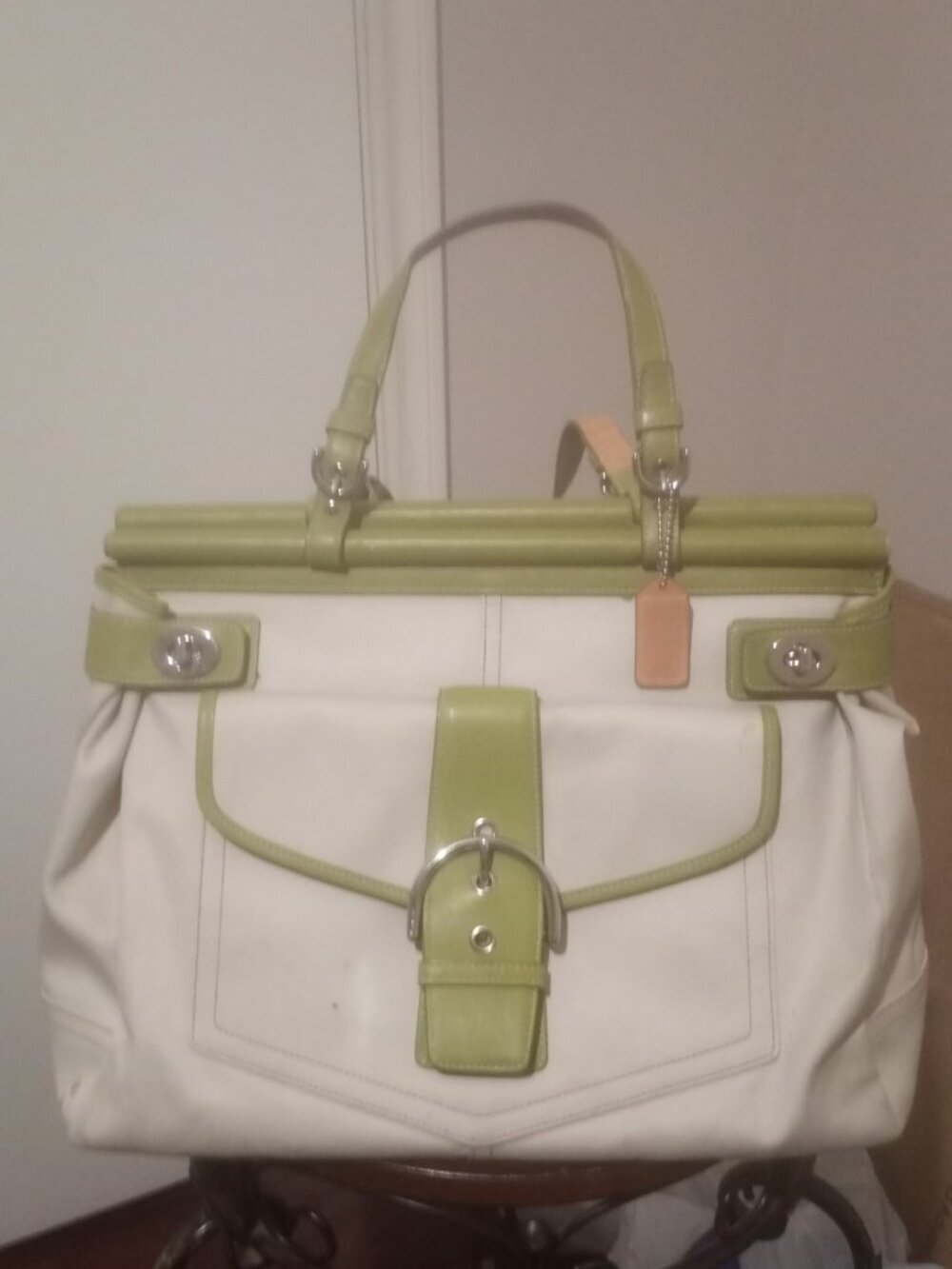 Coach Ivory Canvas & Green Leather A043-9367 Hampton Tote Handbag Turnlock